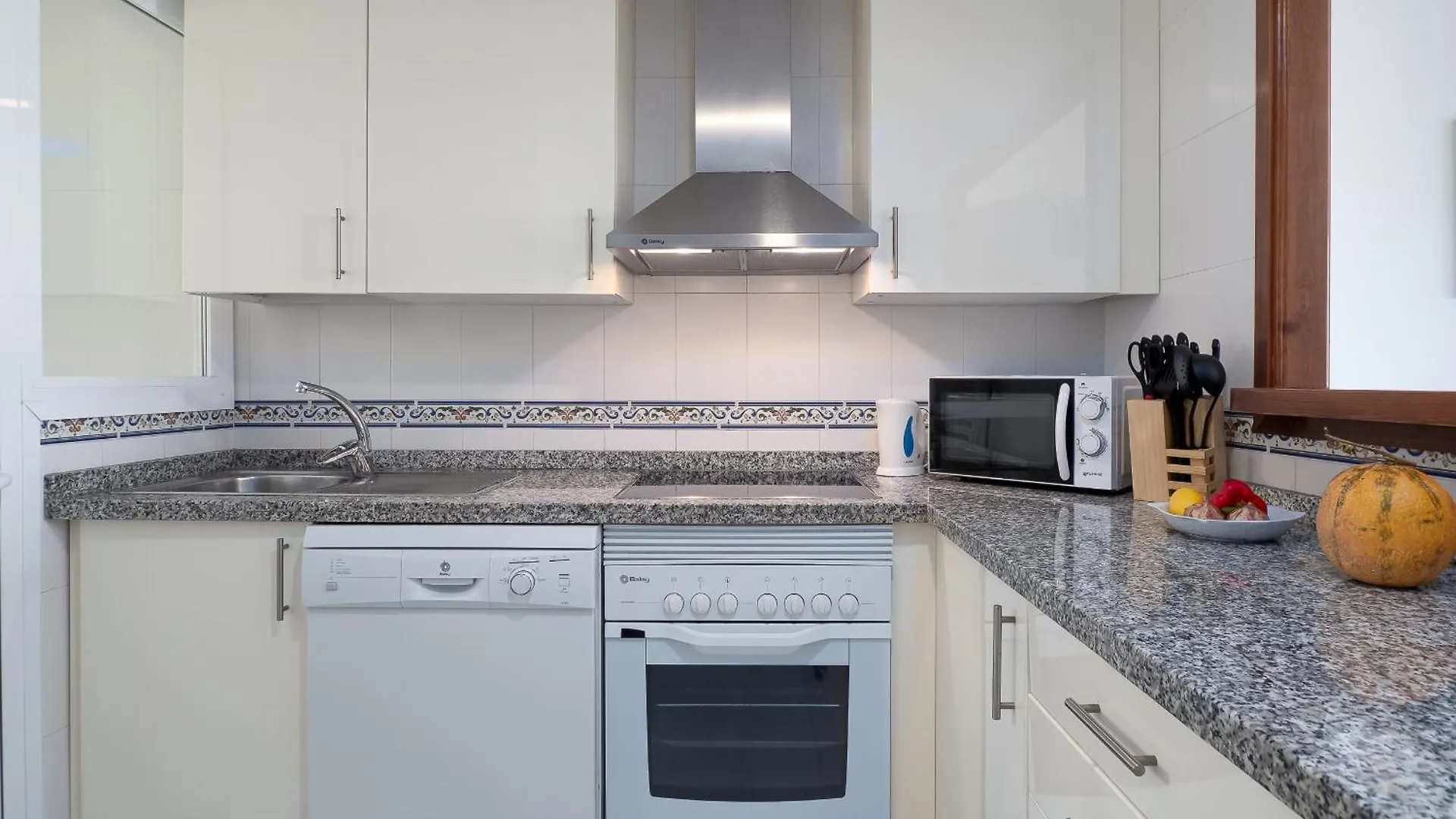 2290-Apt With Terrace Sea View And Pools Manilva Apartment